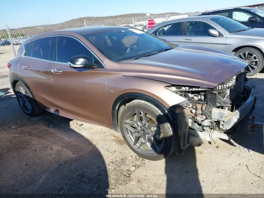 2017 INFINITI QX30