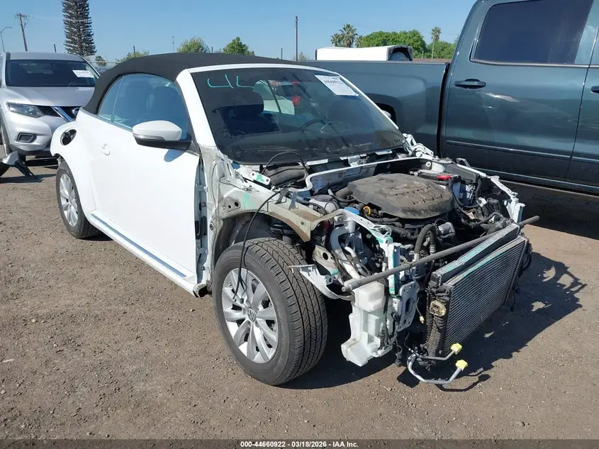 2018 VOLKSWAGEN BEETLE