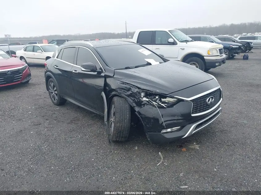 2017 INFINITI QX30