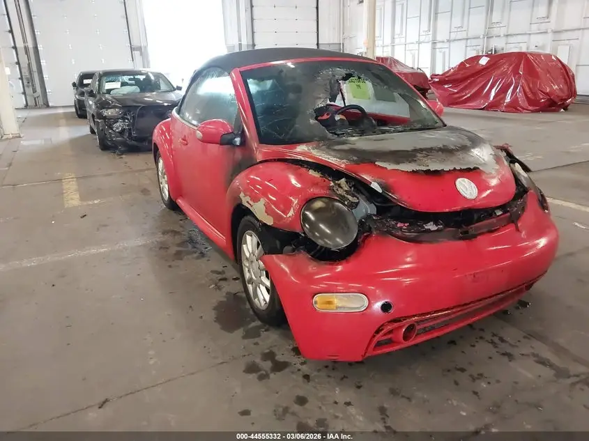 2004 VOLKSWAGEN NEW BEETLE