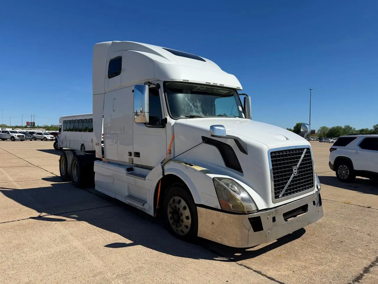 2016 VOLVO VN