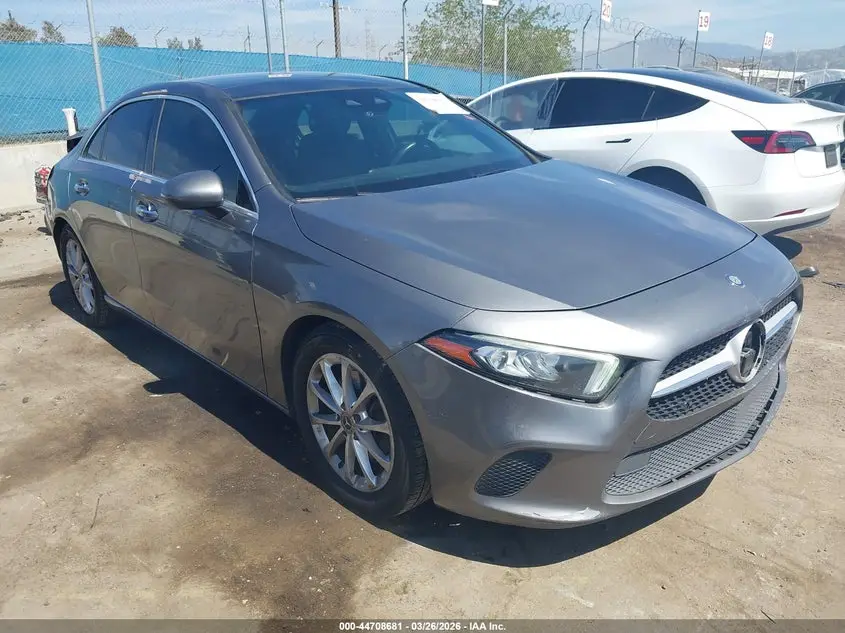 2019 MERCEDES-BENZ A 220