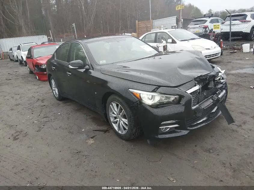 2015 INFINITI Q50