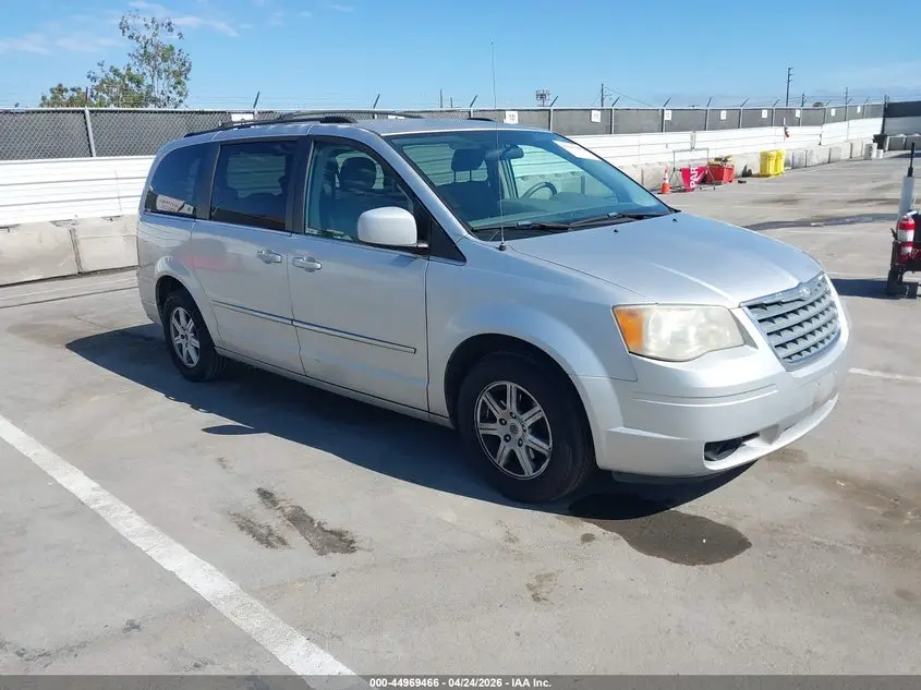 2010 CHRYSLER TOWN & COUNTRY