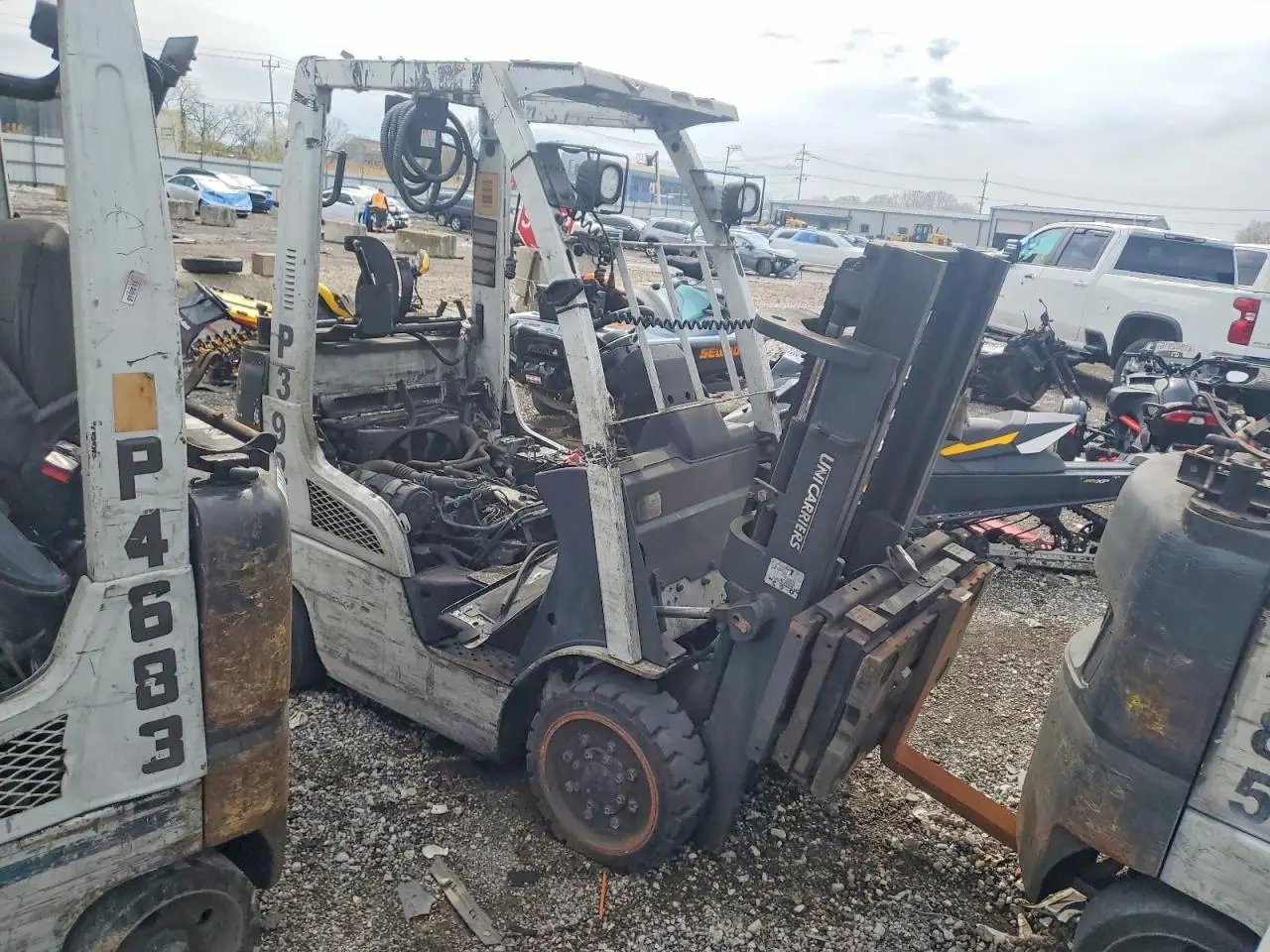 2015 UNICARIERS FORKLIFT