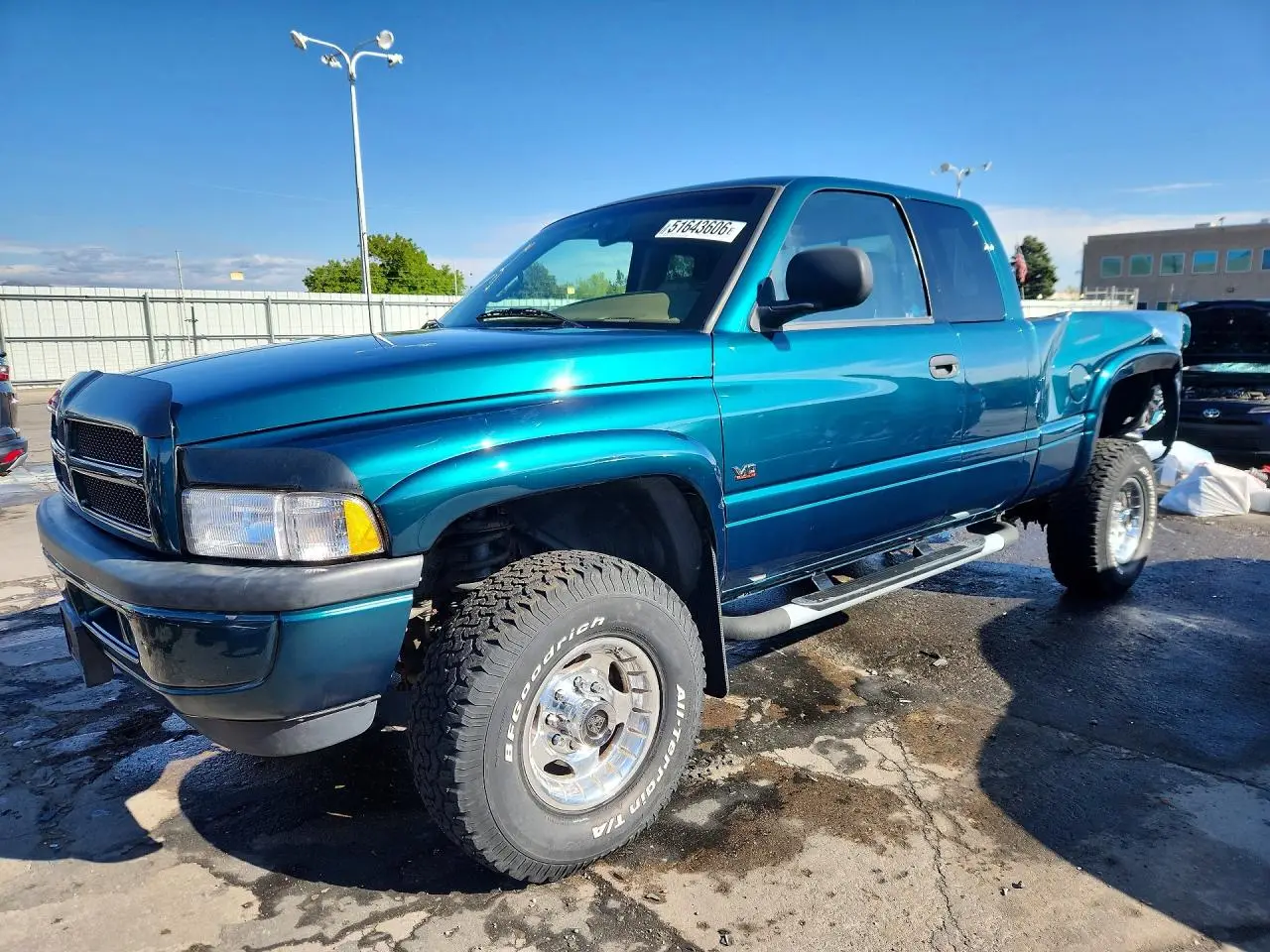 DODGE RAM 2500 1998. Lot# 51643606. VIN 1B7KF23W5WJ221017