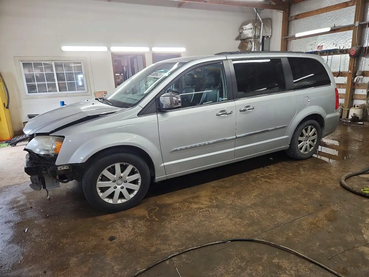 2012 CHRYSLER MINIVAN