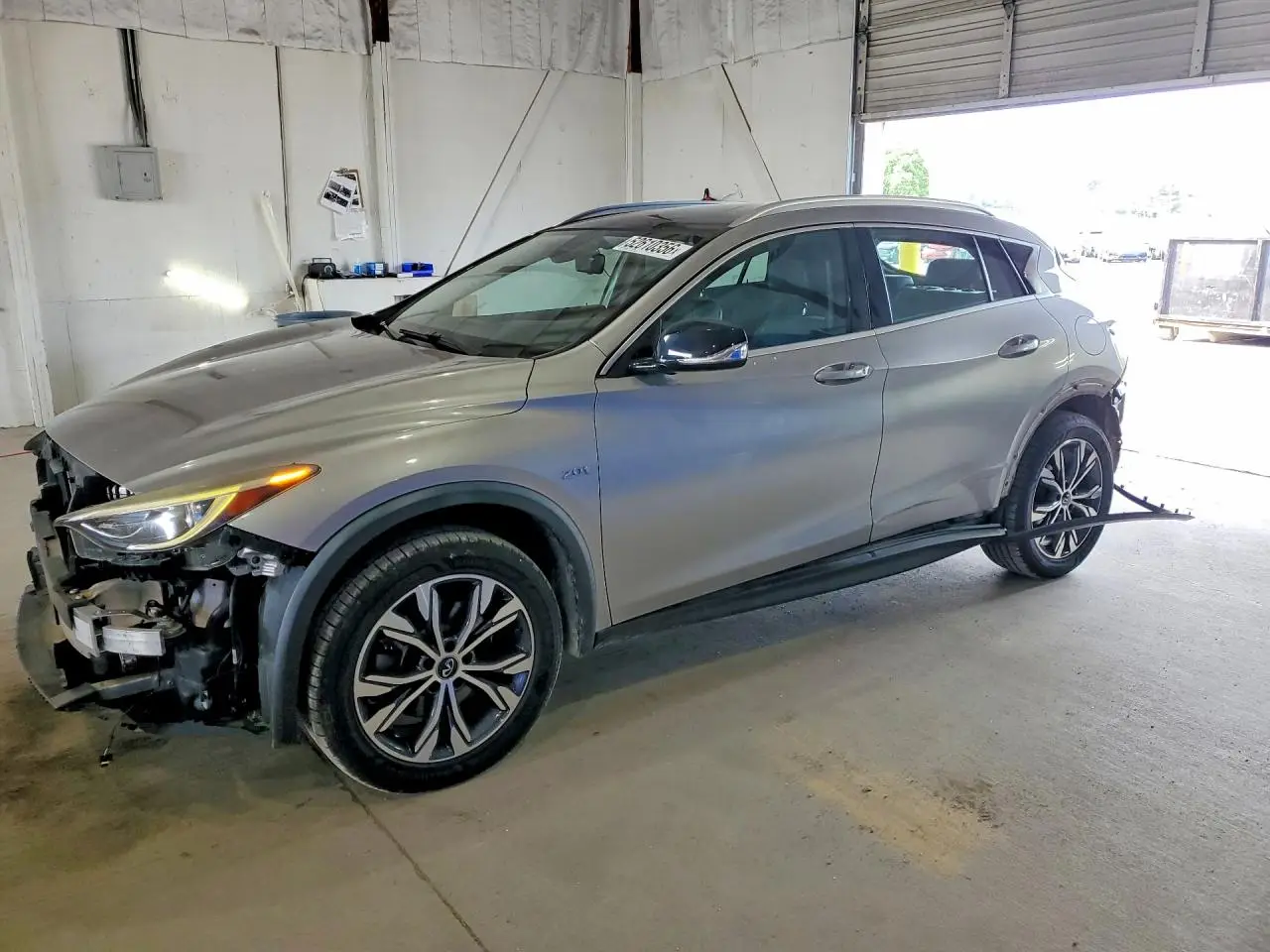 2017 INFINITI QX30